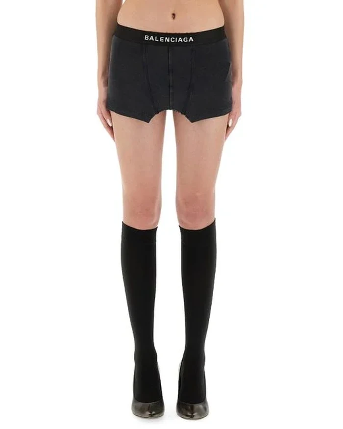 Balenciaga Cut Off Boxer. Rok bermodel pakaian dalam pria.