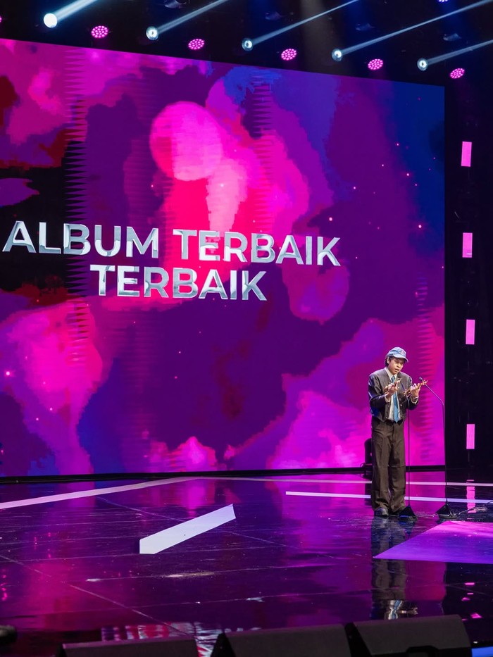 Baskara Putra sukses meraih 5 piala dalam ajang AMI Awards 2025. Salah satunya ia persembahkan untuk Sumarsih.