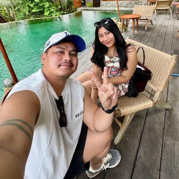 <p>Kebahagiaan tampaknya masih menyelimuti Boiyen dan Rully Anggi Akbar yang telah resmi berganti status sebagai pasangan suami dan istri. Keduanya menikah pada Minggu (15/11/2025). (Foto: Instagram @boiyenpesek)</p>