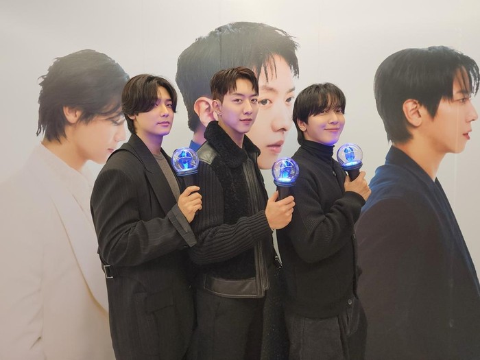 Melalui laman media sosial X pada Jumat, (14/11/2025), CNBLUE secara mengejutkan mengunggah sebuah poster mengenai jadwal tur dunia terbaru mereka.