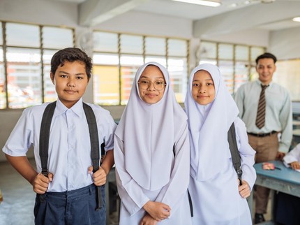 5 Contoh Doa Hari Guru 2025 yang Menyentuh Hati dan Penuh Makna