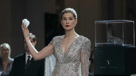 Now You See Me 3 Dikritik Tak Berkesan, Rosamund Pike Curi Perhatian