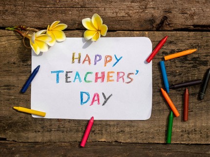 25 Surat untuk Hari Guru Lengkap dari yang Simple, Singkat, hingga Berbahasa Inggris