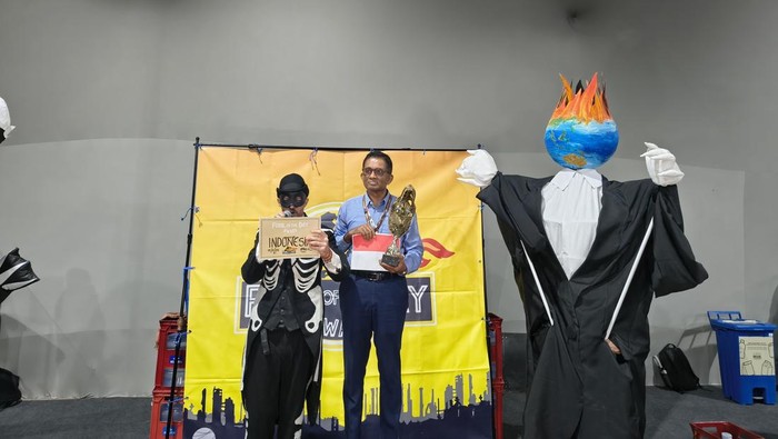 Indonesia dapat penghargaan satir 