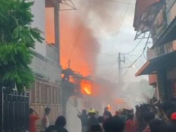 Kebakaran di Jalan Rajawali Makassar Hanguskan 3 Rumah Warga