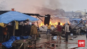 Puluhan Lapak Pakaian Bekas di Pasar Sidikalang Sumut Hangus Terbakar