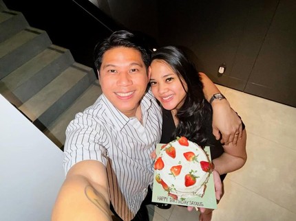 Momen Nino RAN Rayakan Ultah Bersama Istri yang Sedang Hamil, Sebut Kado masih OTW