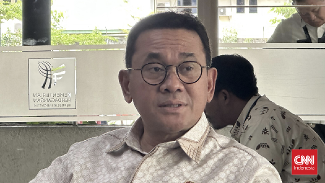 Mendag Budi Santoso menegaskan impor baju bekas tetap ilegal meski para pedagang menawarkan kesediaan membayar pajak.