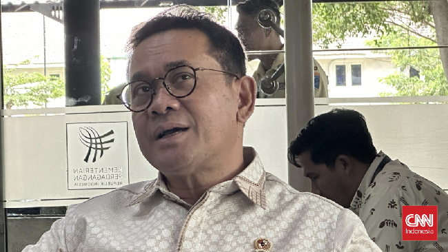 Menteri Perdagangan Budi Santoso membantah anggapan tingginya harga daging sapi di pasar akibat aturan kuota impor.