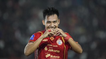 Berita Olahraga Terkini CNN Sport : FOTO : Persija Comeback Gulung Persik di Manahan