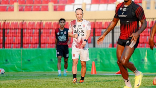 Persijap Jepara resmi mendepak pelatih Mario Lemos usai rangkaian hasil buruk tim yang menelan tujuh kekalahan beruntun di Super League 2025/2026.