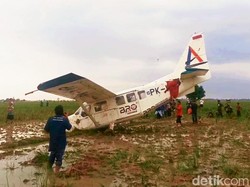 Detik-detik Pesawat Cessna Jatuh di Karawang, Warga Berhamburan