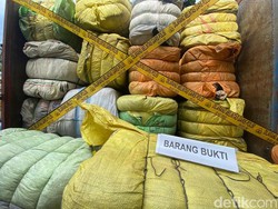 439 Bal Pakaian Bekas Impor Ilegal Disita, Nilainya Capai Rp 4 M