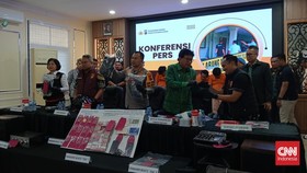 Polisi Tangkap 4 Tersangka Pembakar Rumah Hakim PN Medan