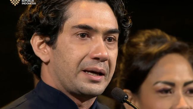 Pada malam puncak Piala Citra FFI 2025, Pangku yang merupakan film debut Reza Rahadian sebagai sutradara jadi Film Cerita Panjang Terbaik.