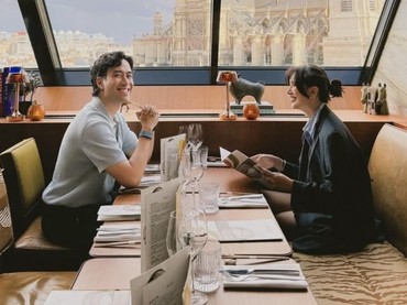 Rayakan 4 Tahun Pernikahan, Vidi Aldiano Ucap Terima Kasih untuk Kesabaran Sheila Dara