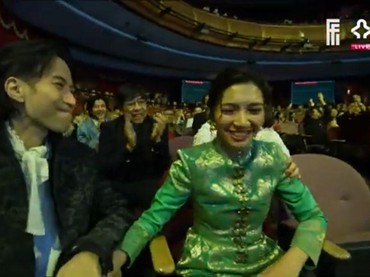 Tangis Haru Vidi Aldiano Saat Sheila Dara Raih Penghargaan di FFI 2025