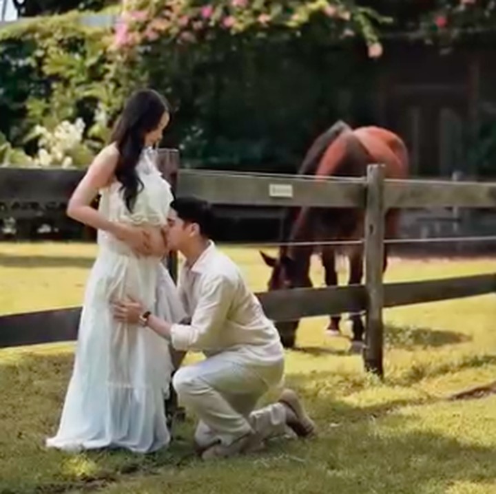 <p>"Kami telah berbagai banyak bagian dalam hidup ini bersama-sama. Namun, menjadi orang tua sejauh ini adalah (bagian) yang terindah. Bebe ALs dalam perjalanan. Alhamdulillah," tulis Alyssa sebagai keterangan video unggahannya, Sabtu (22/11/2025). (Foto: dok. Instagram @alyssadaguise)</p>