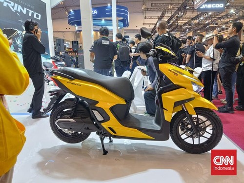Indomobil EMotor International (IEI) pada Sabtu (22/11) meluncurkan skuter listrik baru, Sprinto, di Gaikindo Jakarta Auto Week (GJAW) 2025, yang secara tampilan mengingatkan desain skutik Honda Vario.