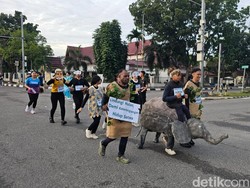 Gajah hingga Shaun The Sheep Ramaikan Brimob Run 2025 Polda Riau