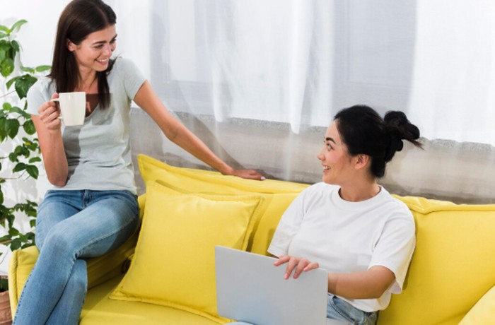 Pujian sederhana dapat mengubah mood seseorang secara instan. Penghargaan kecil meningkatkan kebahagiaan penerimanya./ Foto: freepik.com