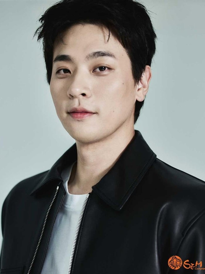 Park Jeong Min diincar untuk membintangi drama Korea baru yang berjudul A Man's Man. Namun, pihak agensi menyebutkan bahwa sampai saat ini Park Jeong Min masih meninjau naskah yang diberikan kepadanya.