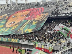 Bonek Tuntut Pelatih Mundur Usai Persebaya Ditahan Imbang Arema