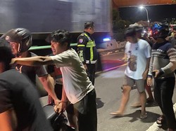 Pemotor Wanita Tewas Usai Jatuh-Terseret ke Pembatas Jalan di Parepare