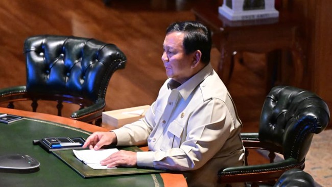 Presiden Prabowo Subianto memimpin rapat di Hambalang dengan sejumlah menteri Kabinet Merah Putih hingga Panglima TNI dan Kapolri.