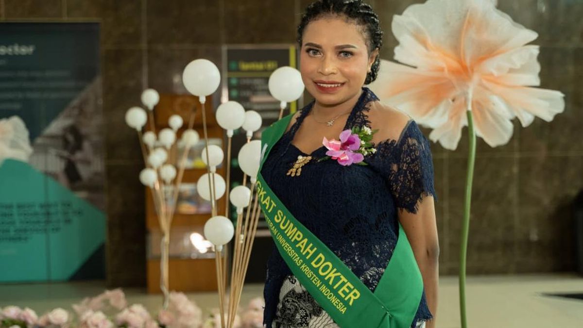 3 Penerima Beasiswa PTFI dari Suku Amungme dan Kamoro Raih Gelar Dokter