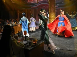 Keren! Restoran Ini Bikin Pengunjung Serasa Jadi Bangsawan Dinasti Kuno