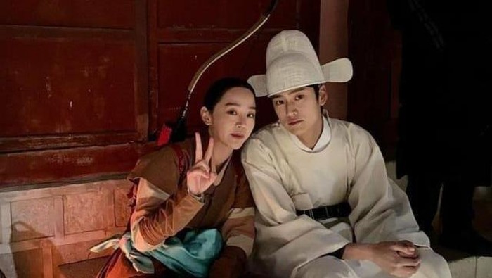 Shin Hye Sun dan Na In Woo Dikabarkan Bintangi Drakor Rom-Com Adaptasi Webtoon