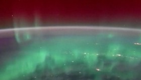 Dahsyat! Penampakan Aurora Borealis Menari dari Stasiun Luar Angkasa