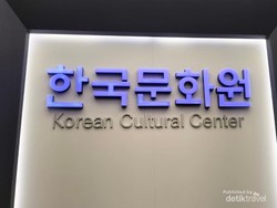 Di Gedung Pencakar Langit di SCBD Ini Ada Surga buat Pecinta K-Pop dan K-Drama