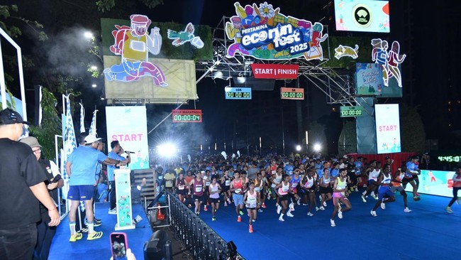 Ribuan pelari meramaikan Pertamina EcoRun 2025 di GBK, Jakarta, Acara ini menggabungkan olahraga, gaya hidup sehat, dan kepedulian lingkungan.