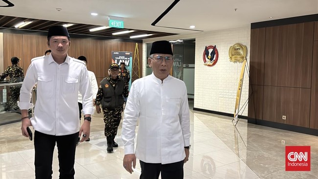 Gus Yahya menegaskan rapat harian Syuriyah PBNU tidak berwenang memberhentikannya sebagai Ketua Umum. Ia anggap keputusan tersebut tidak sah.