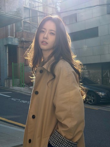 Jadi Sorotan, Simak 5 Potret Cantik dan Awet Muda Aktris Korea Go Ara