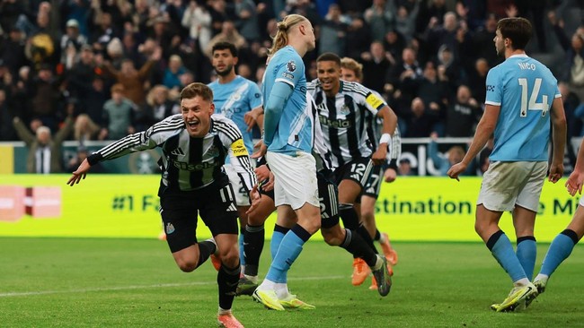 Drama balas-balasan gol mewarnai kemenangan Newcastle 2-1 atas Manchester City dalam pertandingan Liga Inggris.