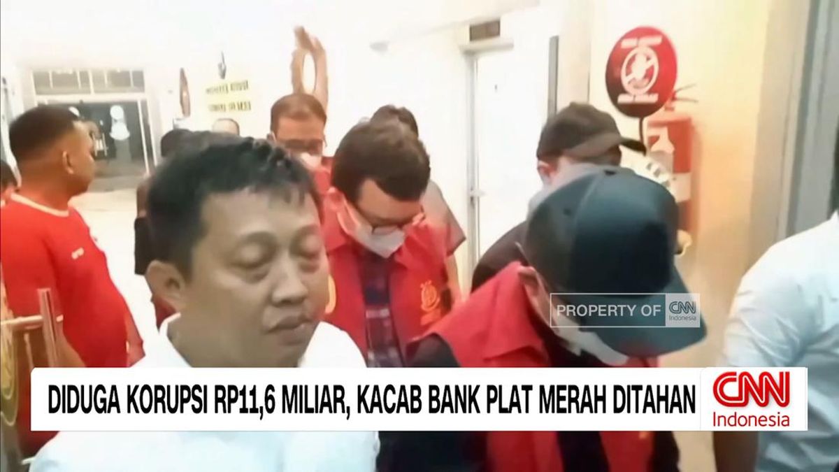 VIDEO: Diduga Korupsi Rp11,6 Miliar, Kacab Bank Plat Merah Ditahan