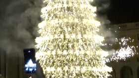 Pertunjukan Cahaya dan Kembang Api Meriah Sambut Natal di Portugal