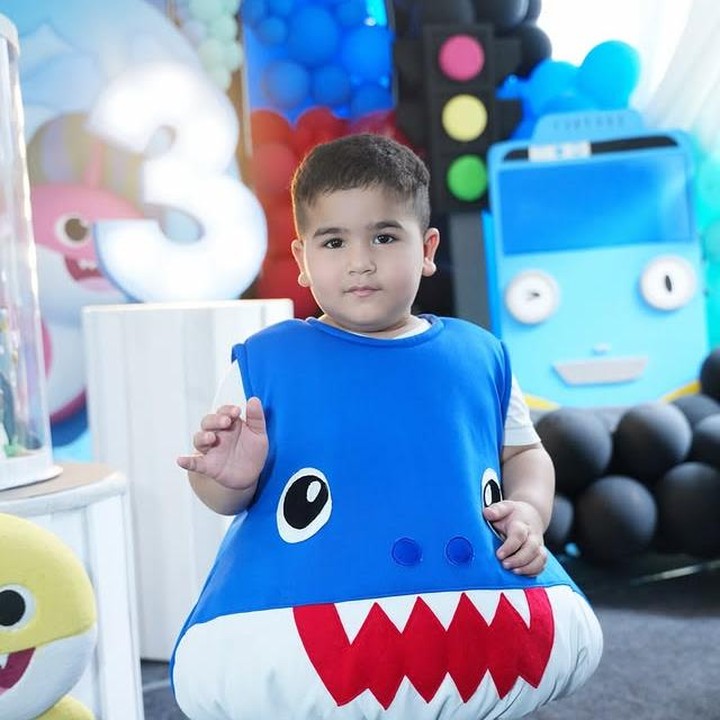 <p>Isa lahir pada 20 November 2022 dan kini berusia tiga tahun, Bunda. Untuk merayakan hari spesial sang anak, Tasya menyiapkan pesta ulang tahun yang meriah bertemakan <em>Baby Shark</em>. Momen ini pun dibagikan langsung oleh Tasya lewat Instagram miliknya. (Foto: Instagram @tasyafarasya)</p>