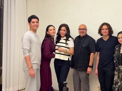 Sibuk dengan Kamera Saat Alyssa Daguise Umumkan Hamil, Maia Estianty Beri Penjelasan