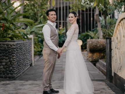 5 Potret Mesra Arumi Bachsin dan Emil Dardak, Sebut Suami Bagaikan Google