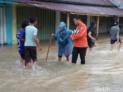 7 Daerah di Sumbar Dilanda Banjir hingga Longsor