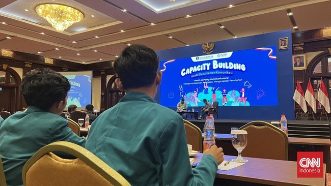 Sejumlah penerima beasiswa Bank Indonesia (BI) membuat gerakan yang berdampak baik bagi masyarakat melalui komunitas GenBI.