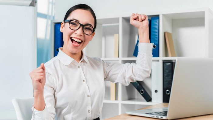 Capricorn, 2026 adalah puncak pencapaian! Posisi kepemimpinan dan stabilitas finansial menanti. Simak prediksi asmara dan saran kunci untuk menyeimbangkan kerja dan hidup./Foto: Freepik/freepik