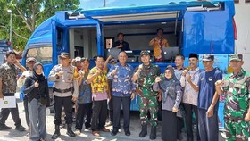 Warga Antusias Manfaatkan Layanan NIB Keliling dari DPMPTSP Indramayu