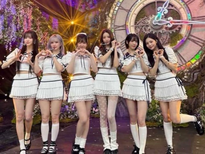 Setelah resmi diumumkan bubar pada 2021, anggota GFRIEND sibuk dengan aktivitas solo mereka. Beberapa masih aktif bermusik dan sebagiannya mencoba aktif di dunia seni peran. Dalam berbagai kesempatan, keenam anggota berhasil menunjukkan keakraban, walau sudah tidak aktif dengan grup yang sama.