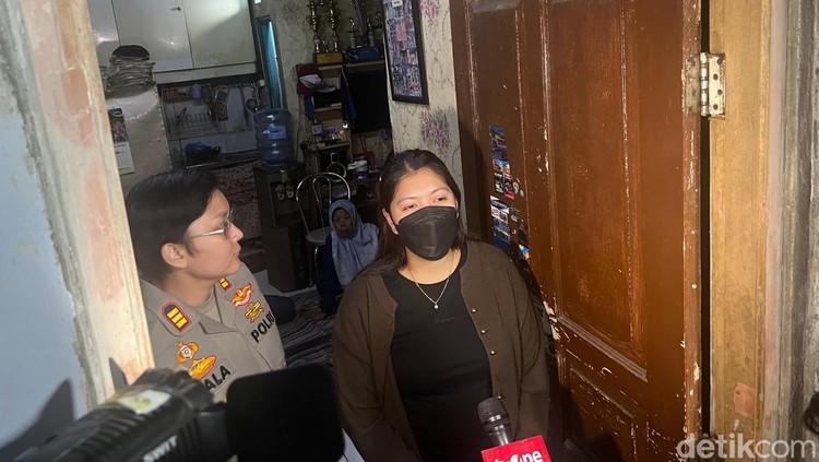 Ibunda Alvaro, Arumi (Kanan). (Adhfar Aulia Syuhada/detikcom)