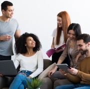 No Baper! Simak Tips Jadi Pemimpin Tegas dan Akrab dengan Timnya